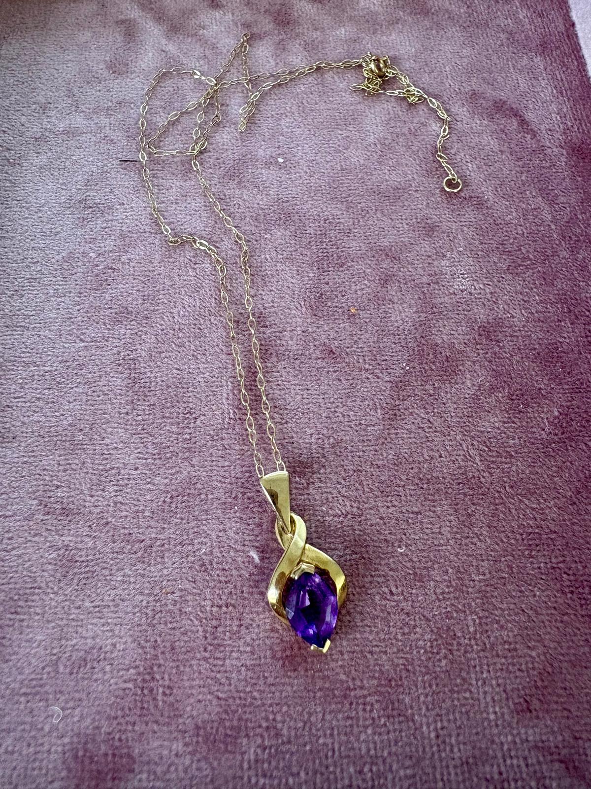 Sweet Vintage 9ct Gold Amethyst Pendant with Chain