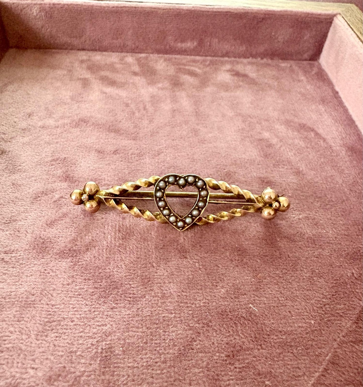 Beautiful Late 19th Century Pearl Heart Brooch