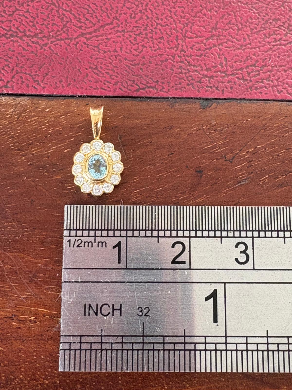 Gorgeous 9ct Gold Aquamarine & Diamond Pendant