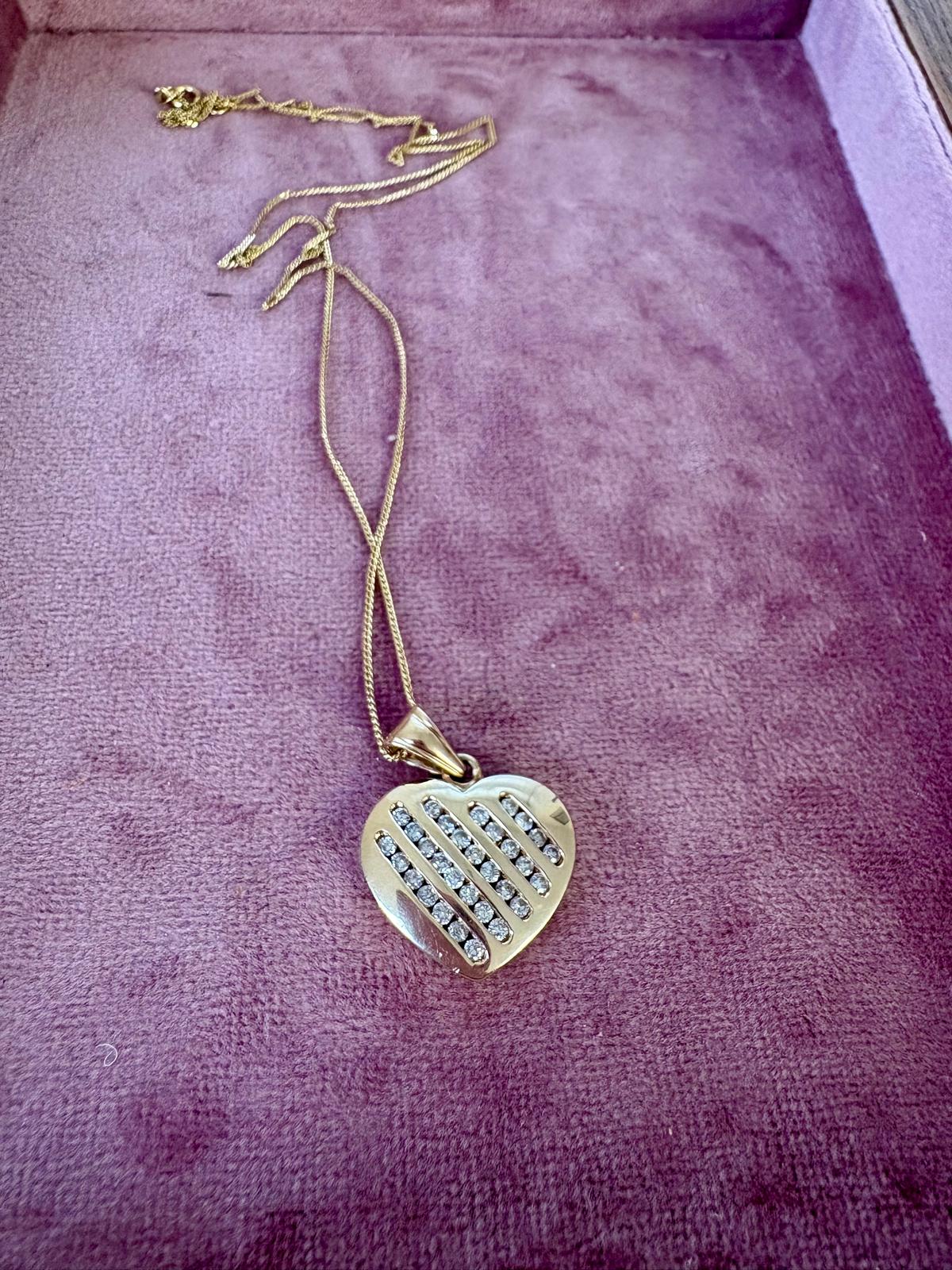 Lovely Vintage 9ct Gold Diamond Heart Pendant with Chain