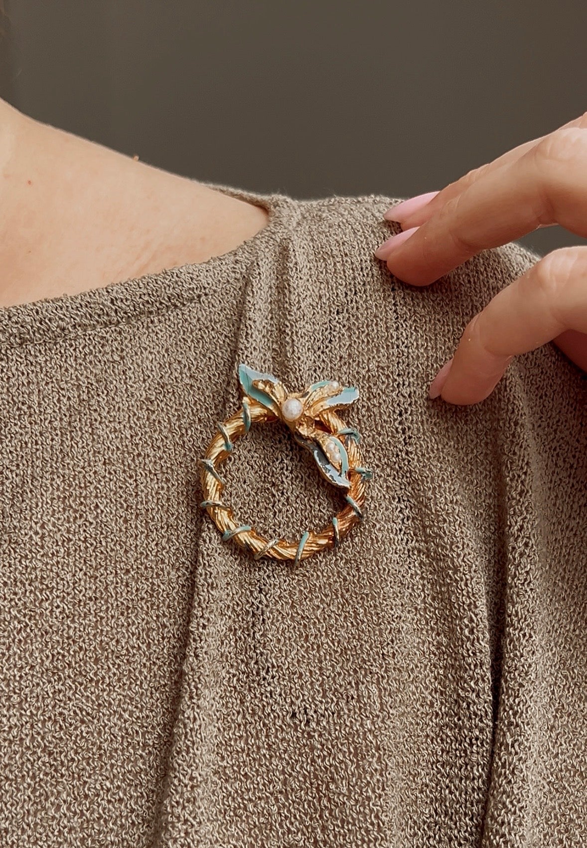 Wonderful Vintage Wreath Brooch