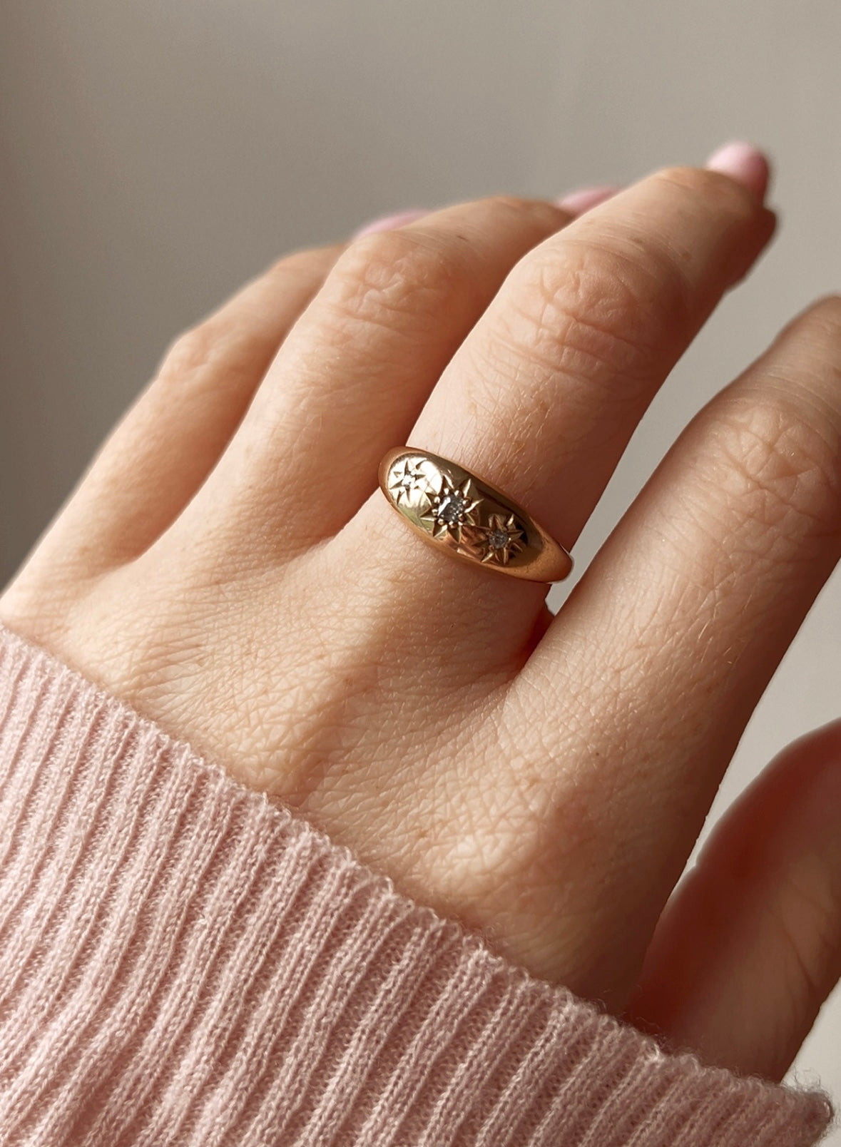Gorgeous Chunky 18ct Gold Gypsy Ring