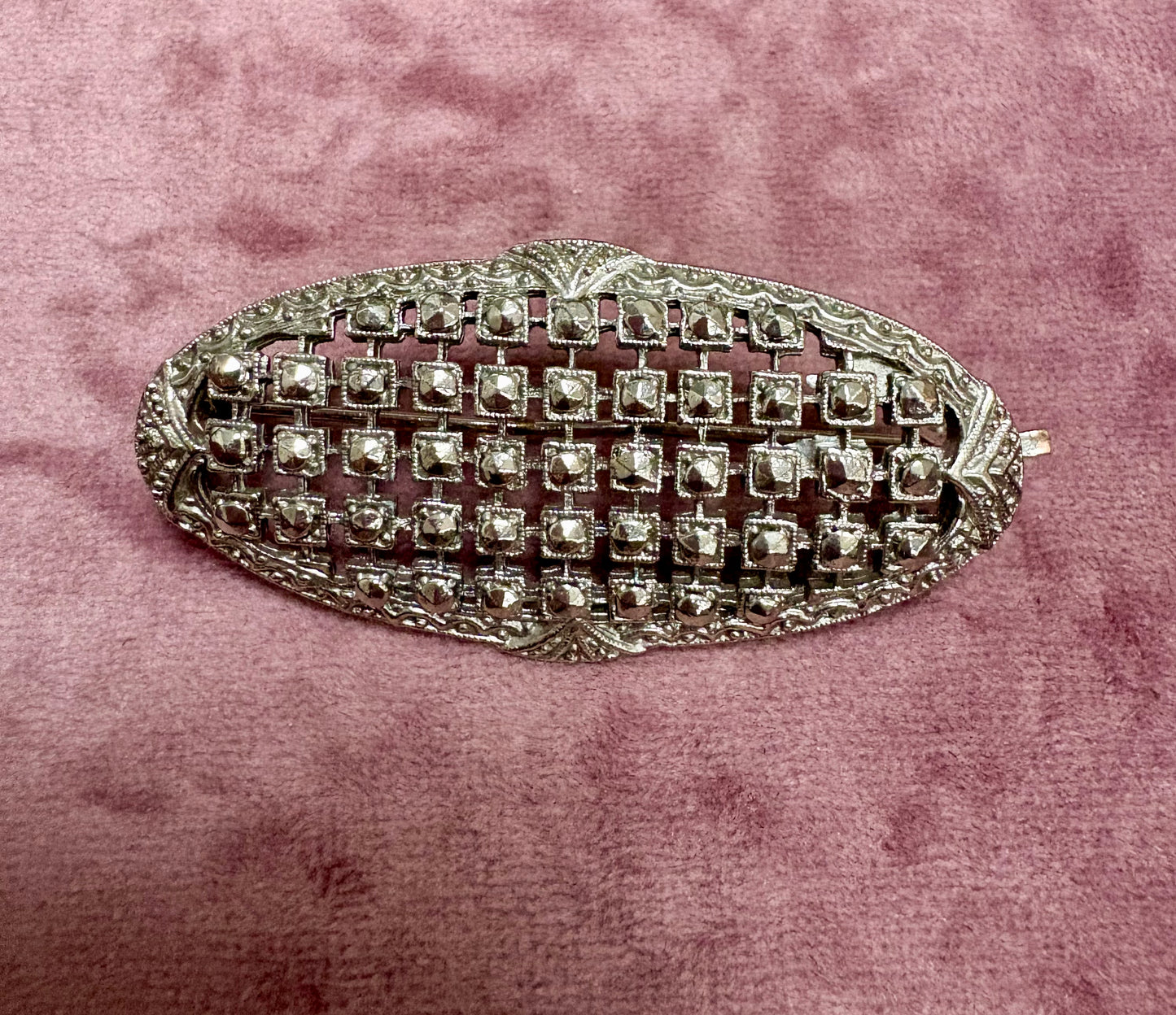 Attractive Vintage Brooch