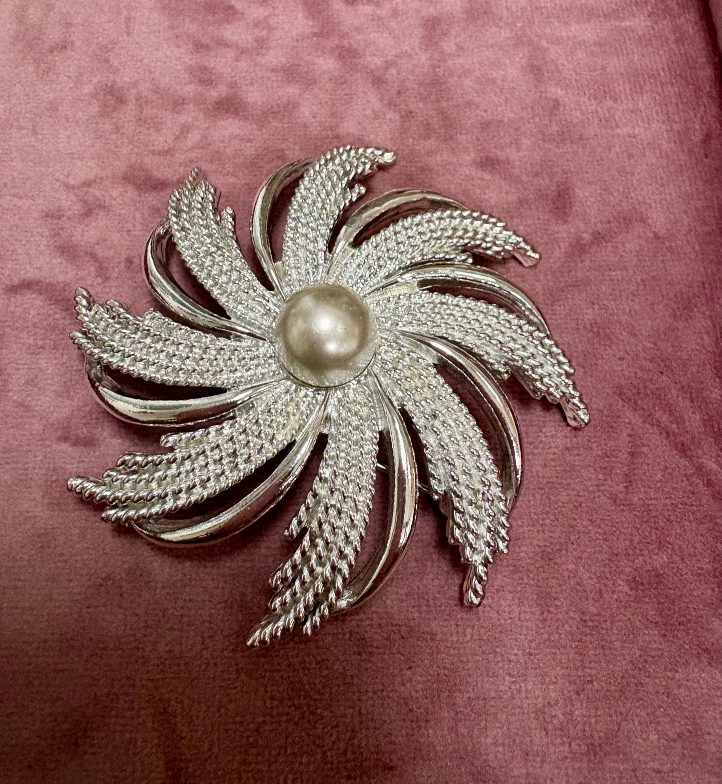 Stunning Vintage Sarah Coventry Brooch