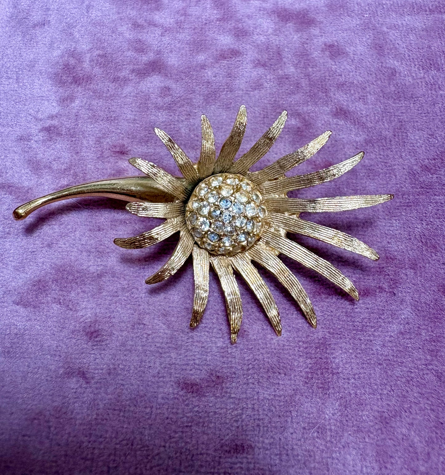 Stunning Vintage Floral Brooch