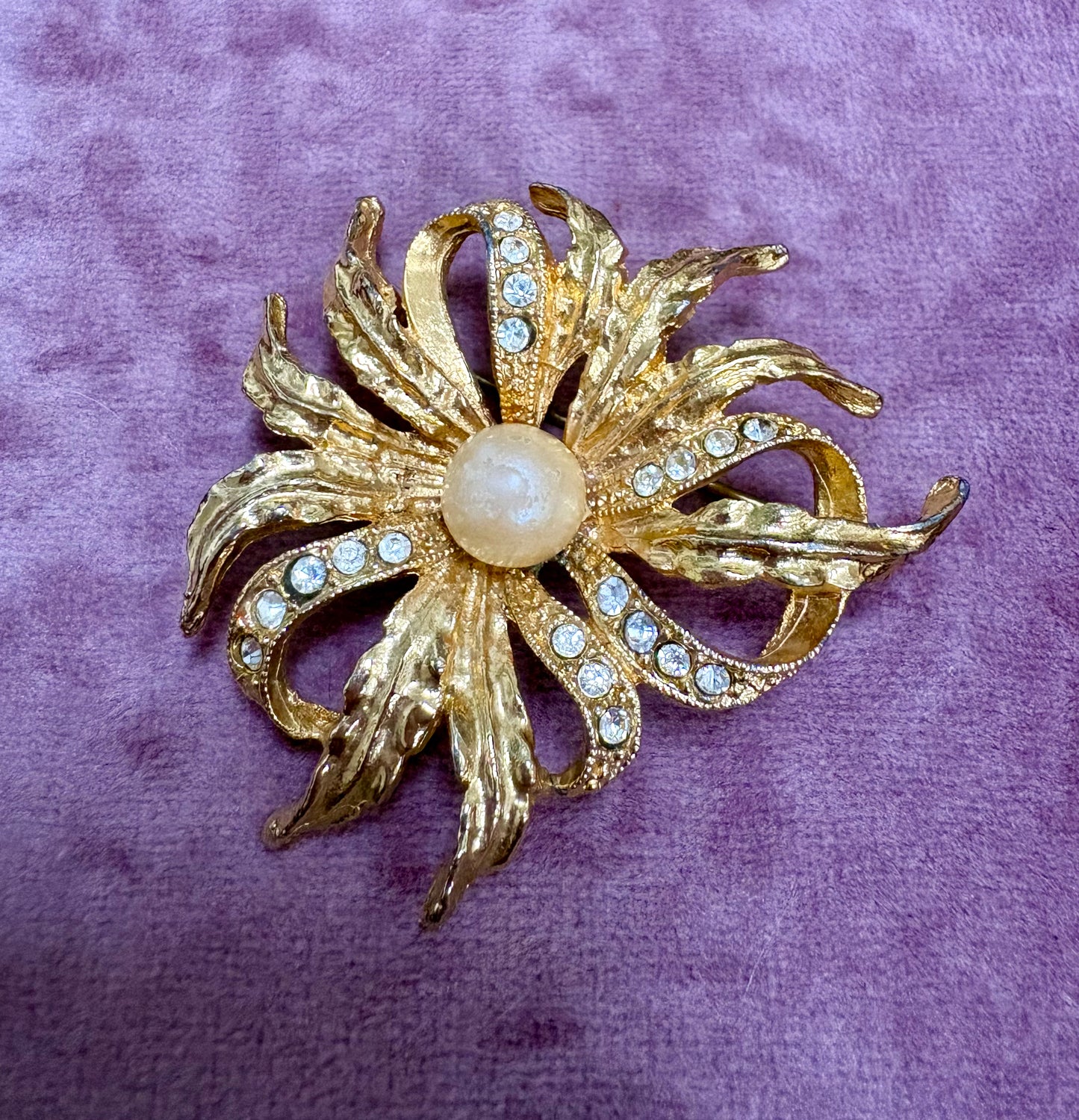 Gorgeous Vintage Brooch