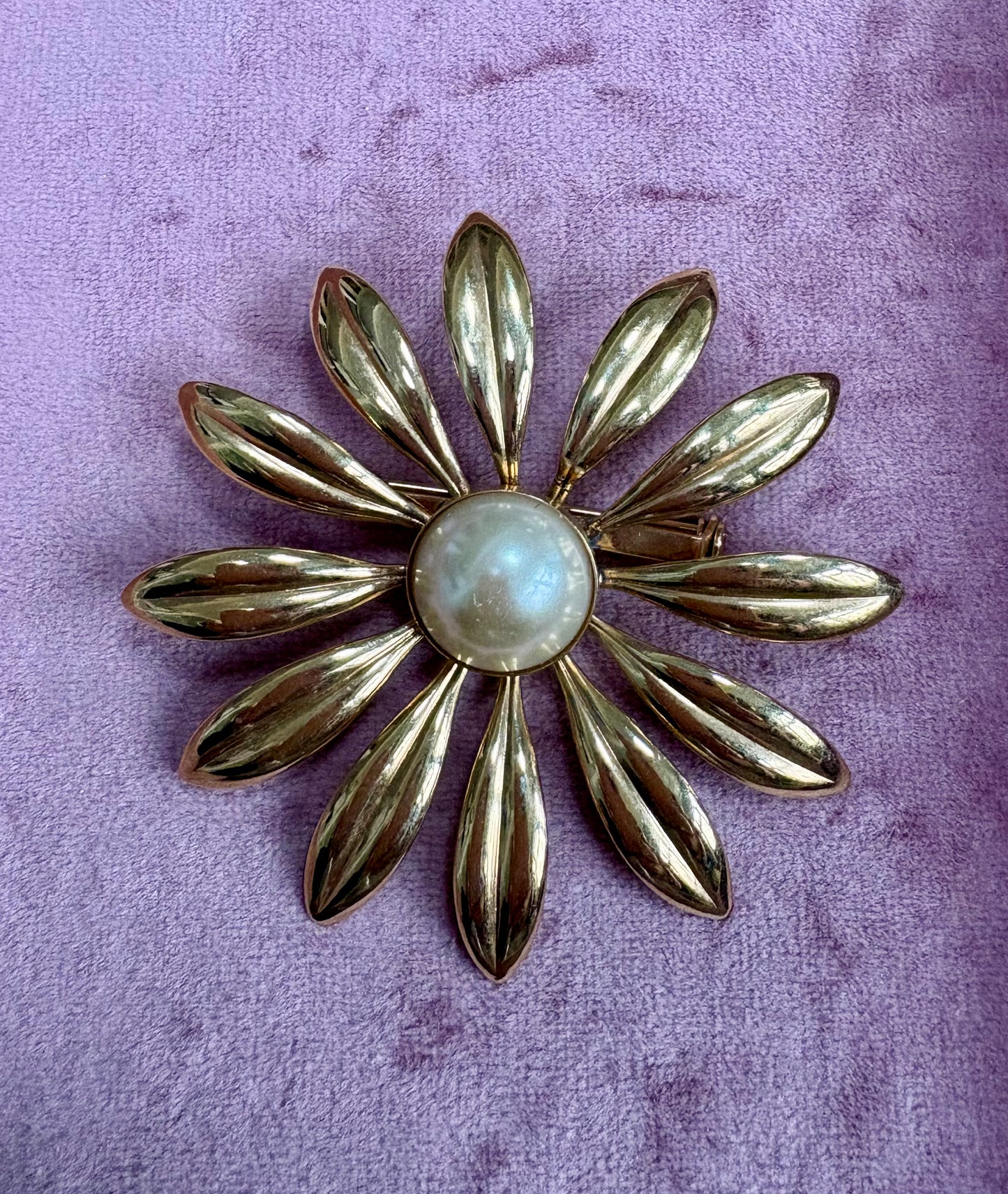 Vintage Gold Tone and Imitation Pearl Brooch