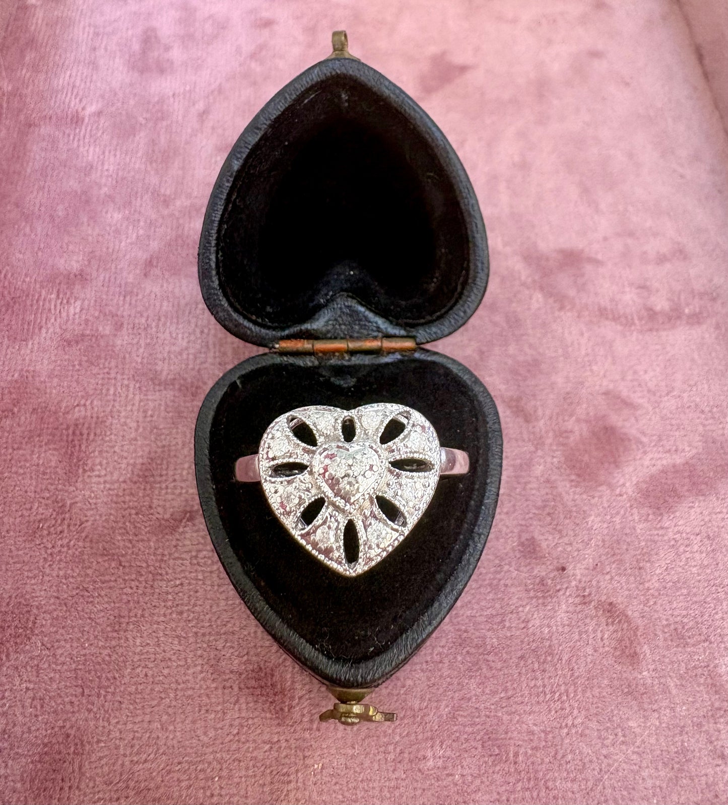 Wonderful Vintage White Gold and Diamond Heart Ring