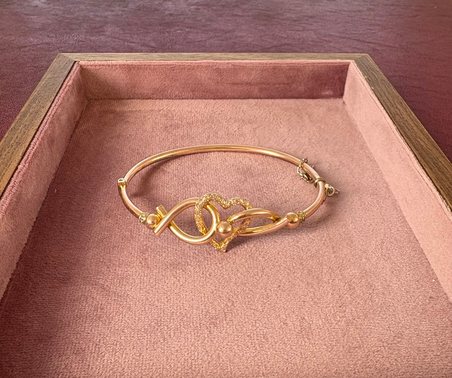 Stunning Victorian Textured 9ct Gold Heart Bangle