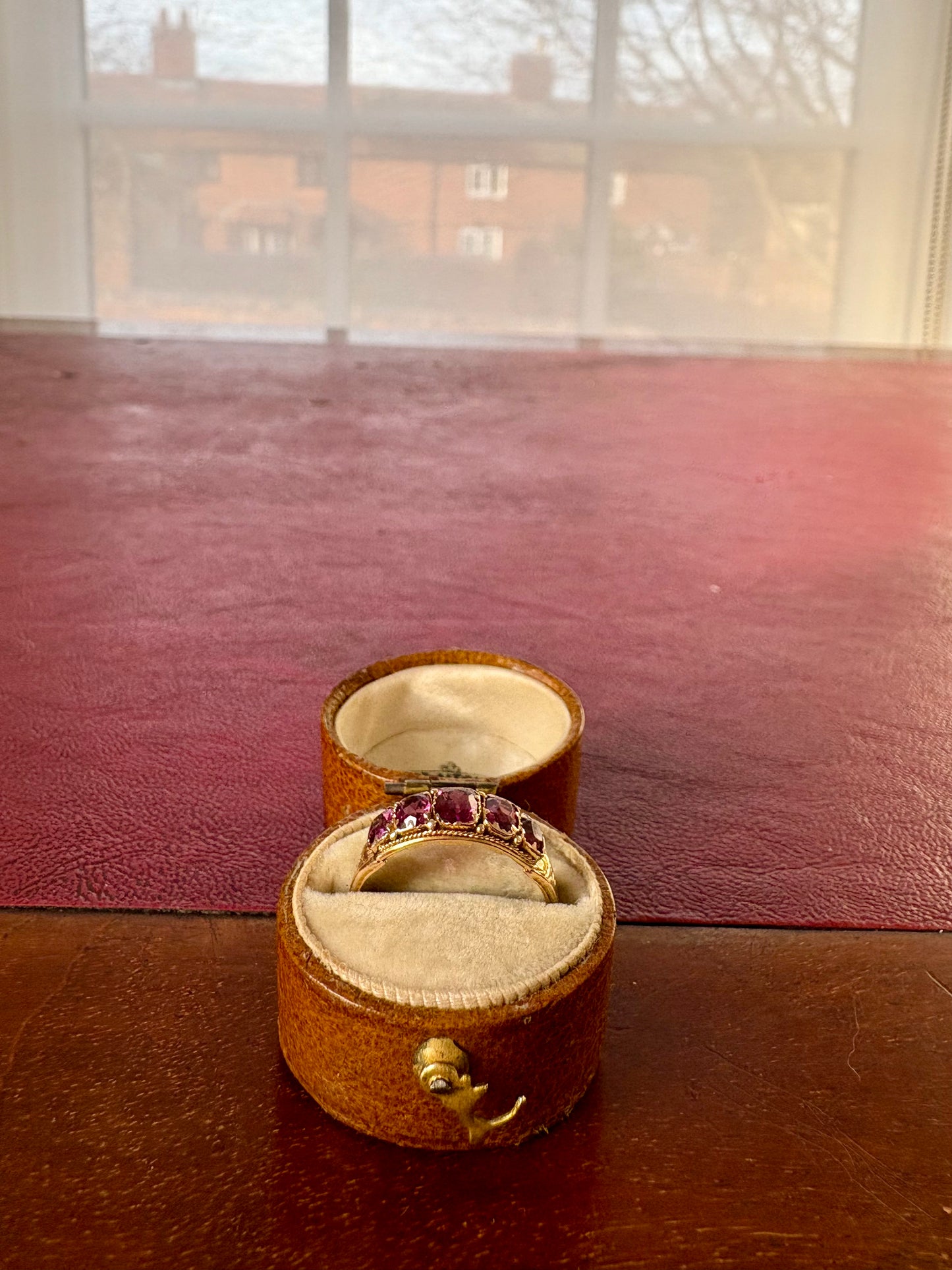 Wonderful Victorian 15ct Gold Five Stone Garnet Ring