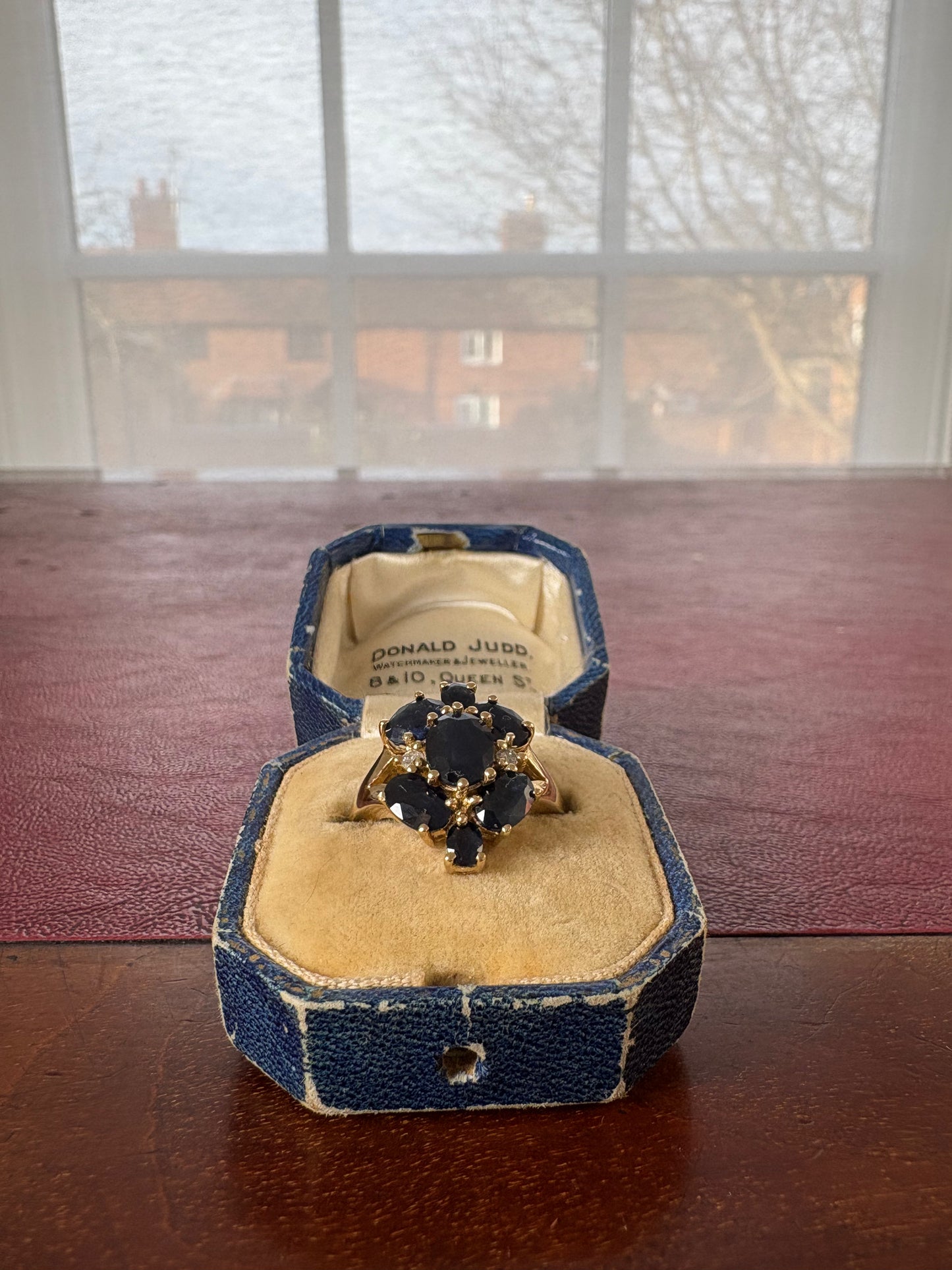 Gorgeous Vintage 9ct Gold, Sapphire and Diamond Ring