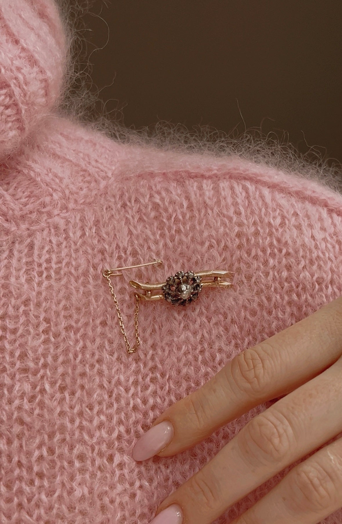 Gorgeous Foil-back Diamond Floral Brooch