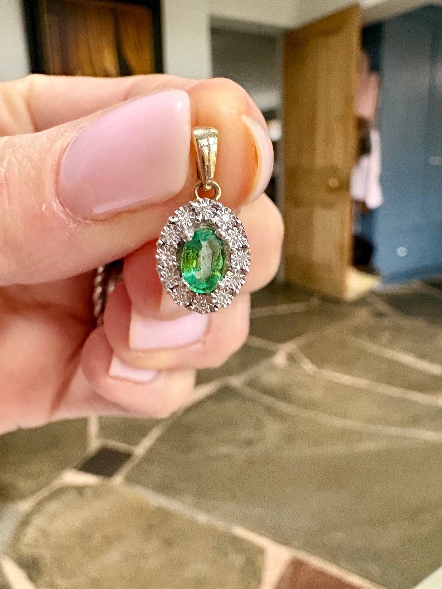 Beautiful Modern 9ct Gold, Emerald and Diamond Cluster Pendant
