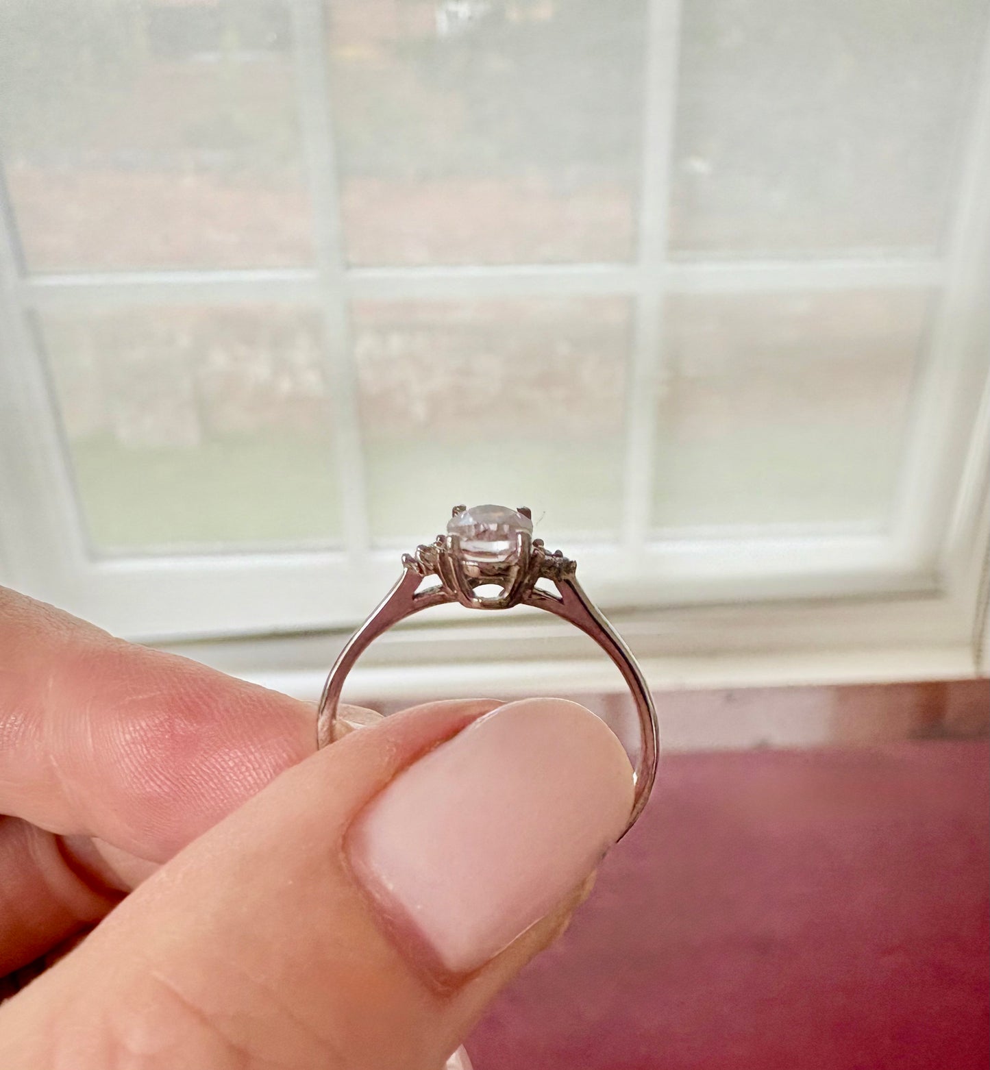 Very Pretty Vintage 9ct White Gold Kunzite and Diamond Ring