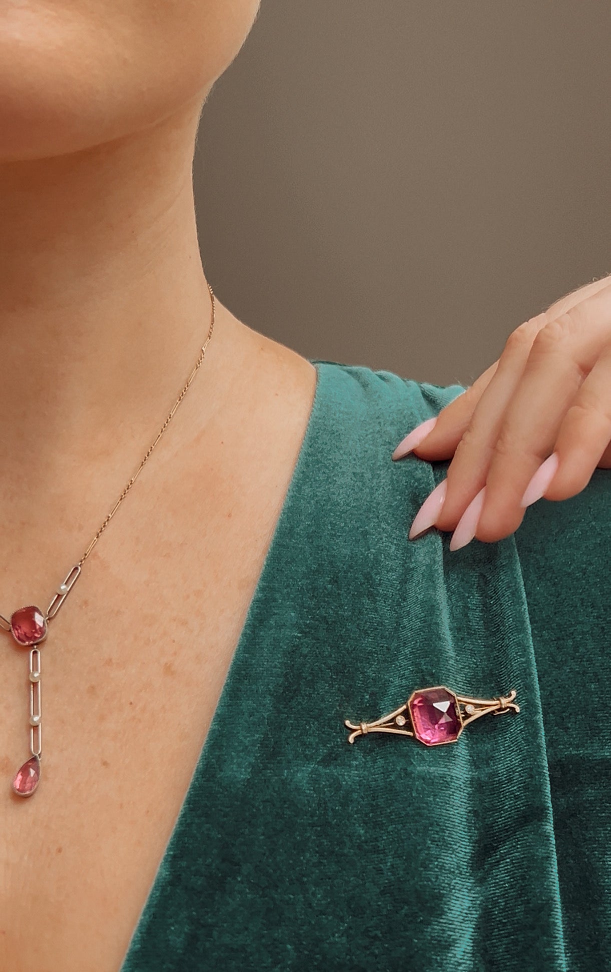 Stunning 9ct Gold Pink Tourmaline and Diamond Bar Brooch