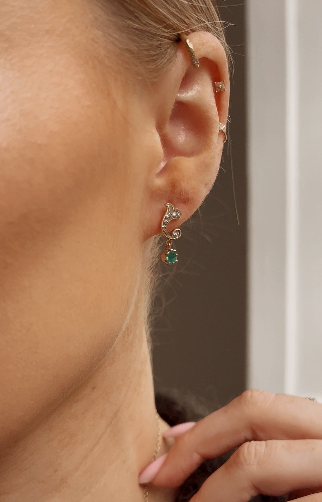 Gorgeous Vintage 9ct Gold, Emerald and Diamond Earrings