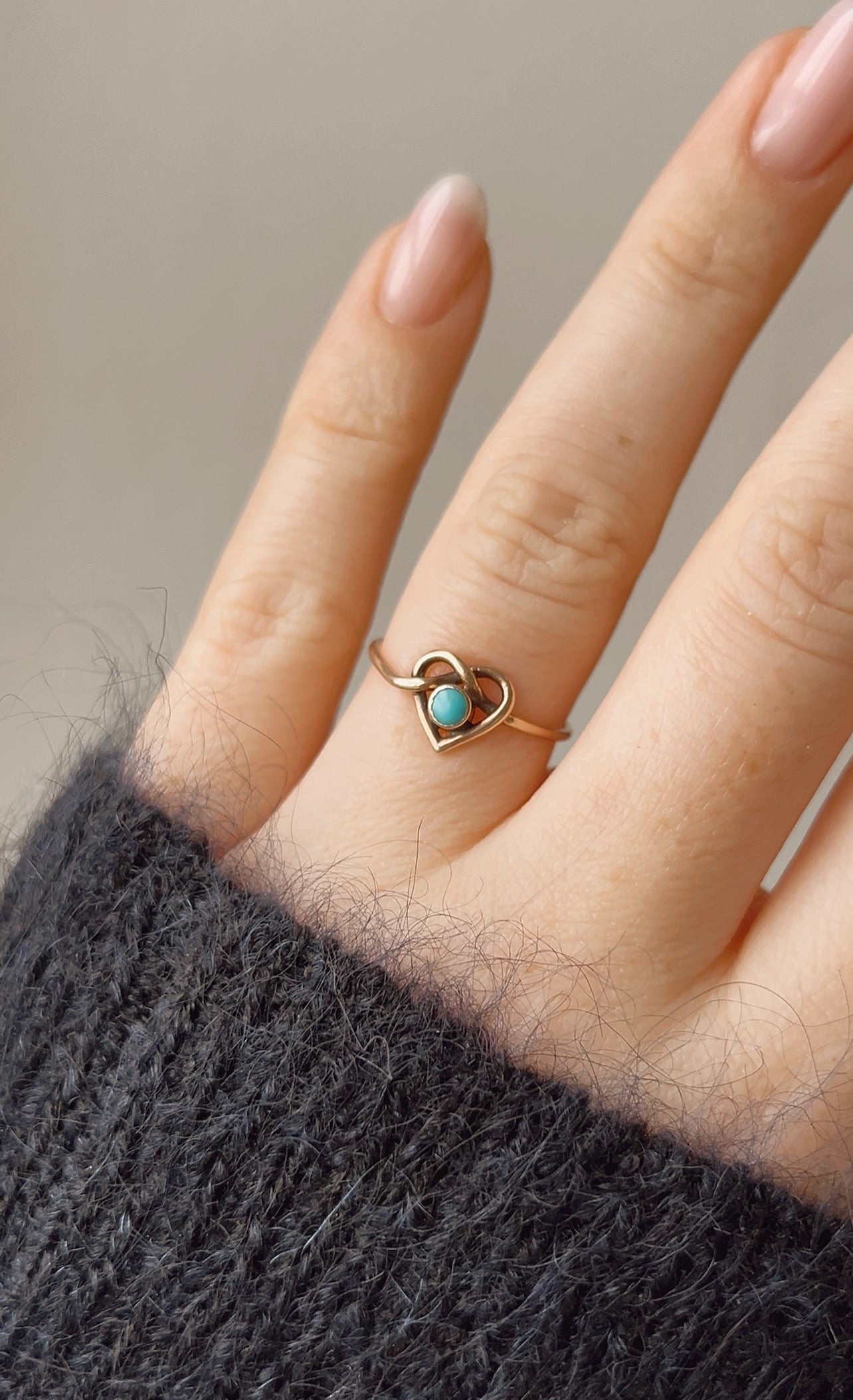 Gorgeous Early 20th Century Gold and Turquoise Heart Ring