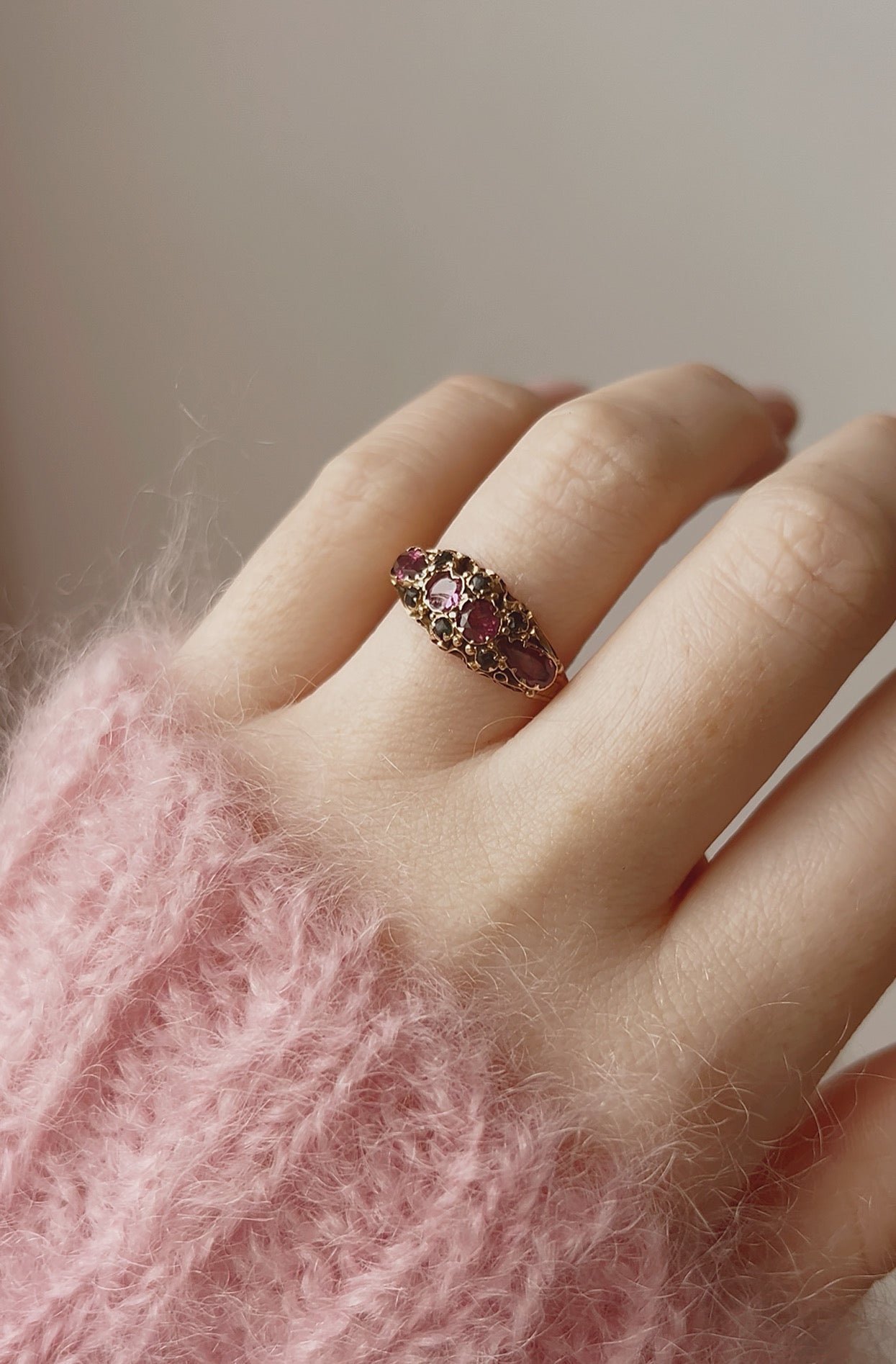 Wonderful Antique Victorian 15ct Gold, Garnet and Emerald Ring