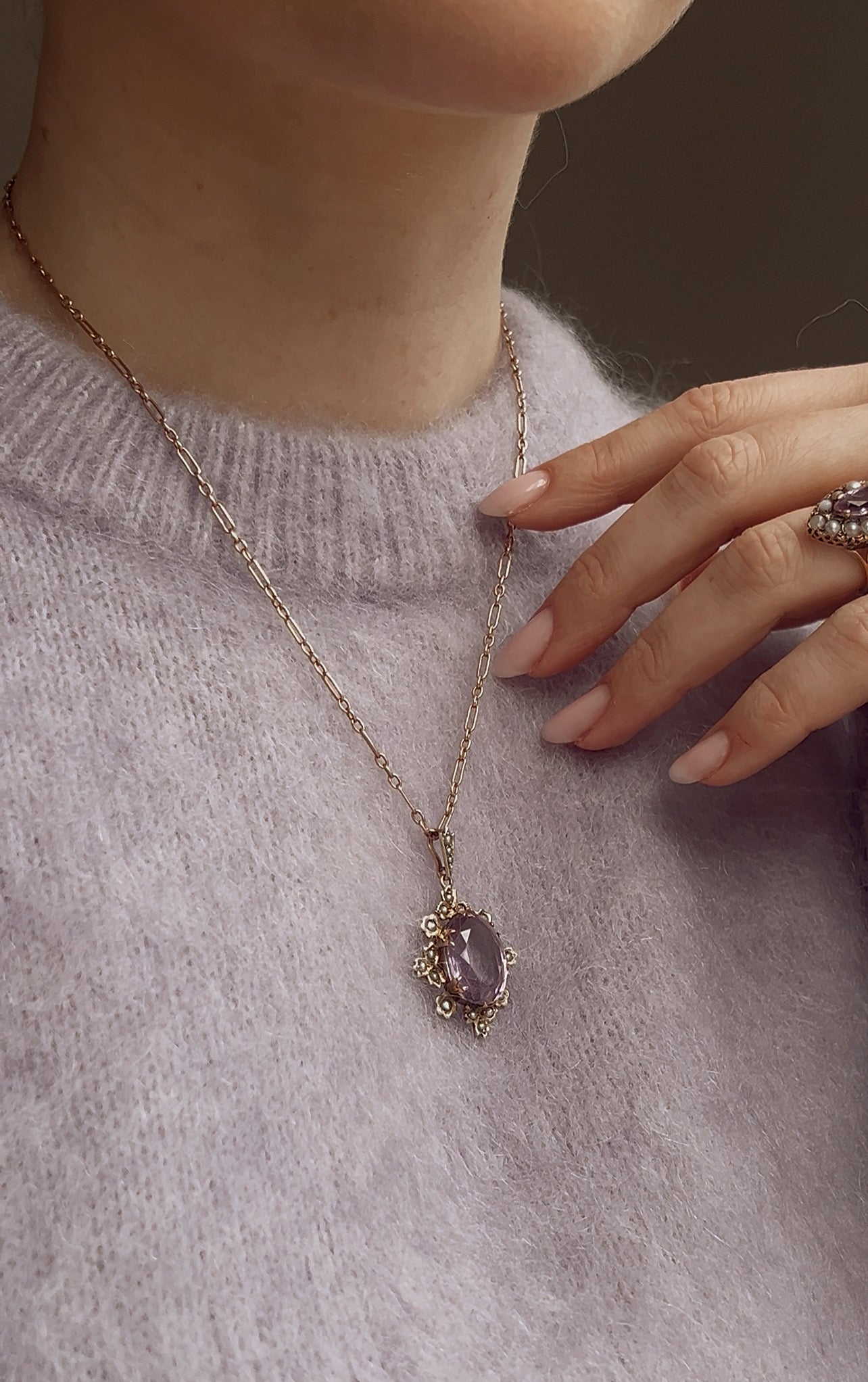 Gorgeous Edwardian 9ct Gold, Amethyst and Seed Pearl Pendant with Chain