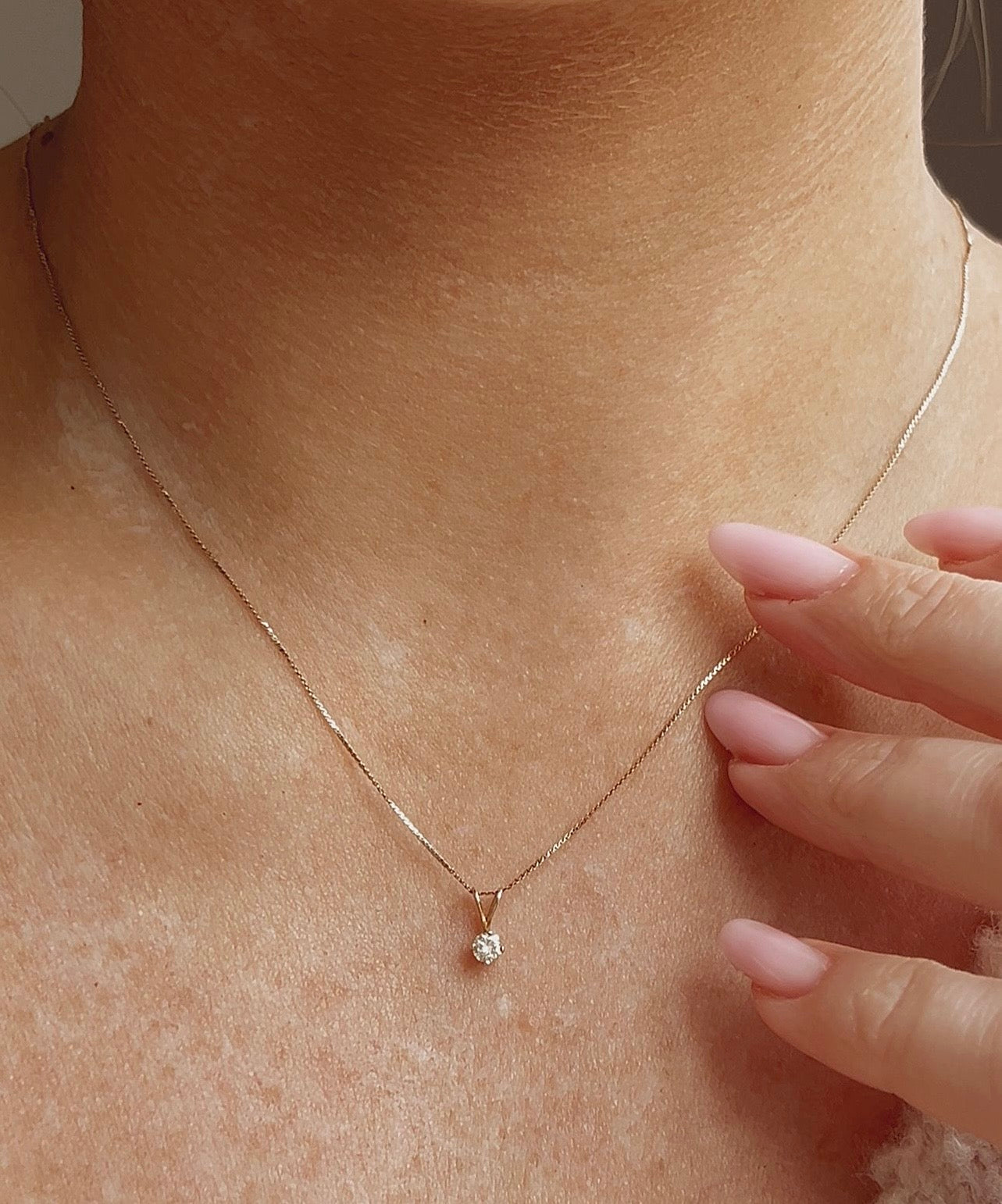 Lovely Modern 14k Gold and Diamond Single Stone Pendant and Chain