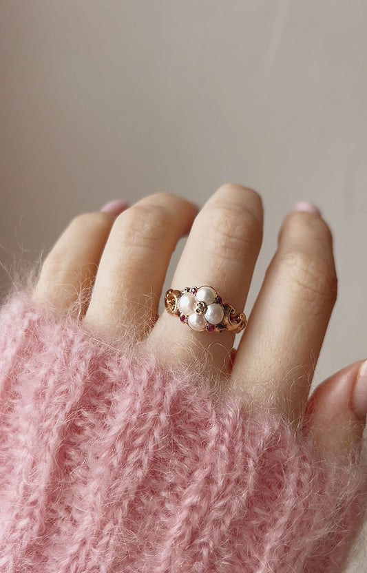 Absolutely Stunning Victorian 18ct Gold Pearl and Ruby Cluster Ring
