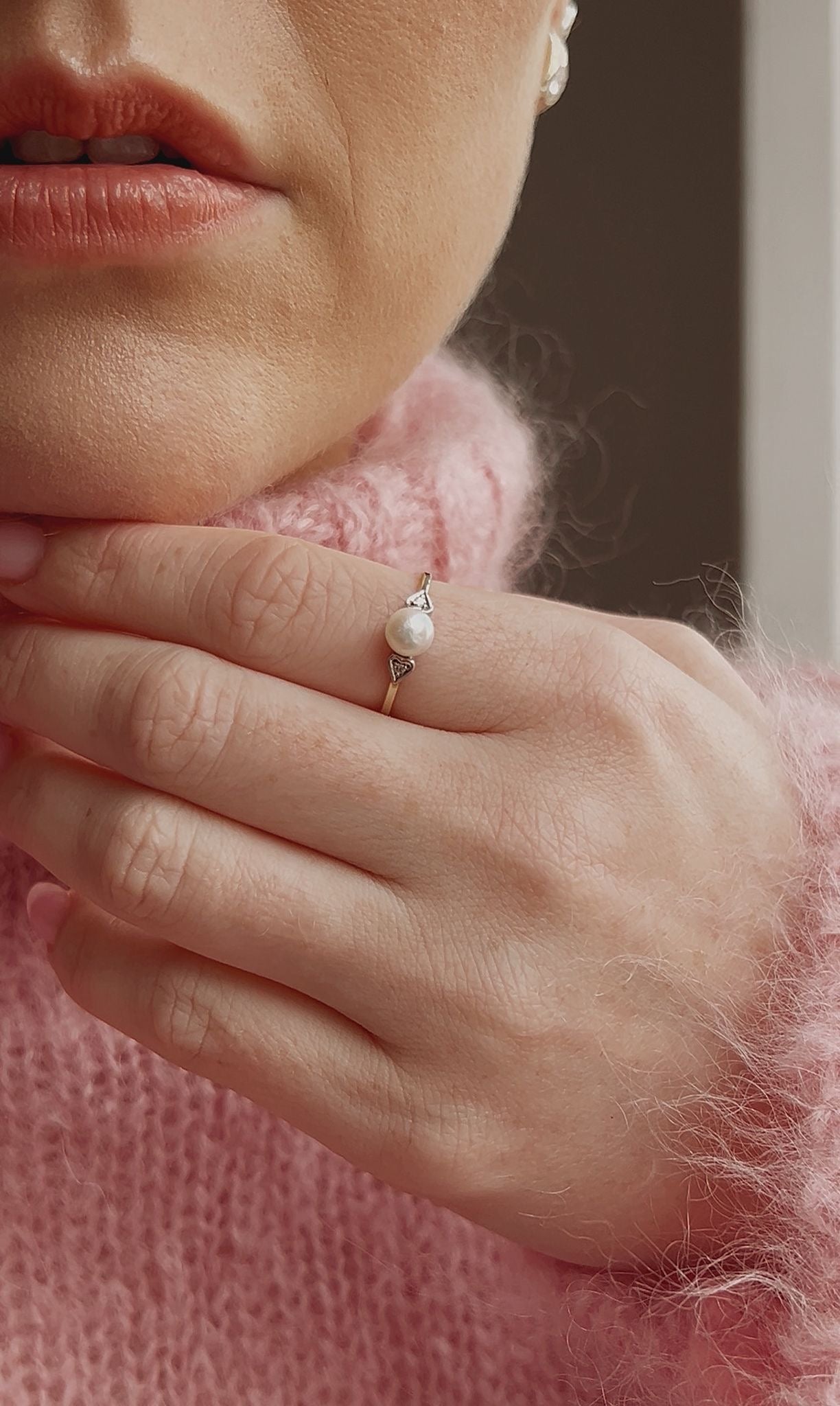 Sweet Modern 9ct Gold, Pearl and Diamond Ring