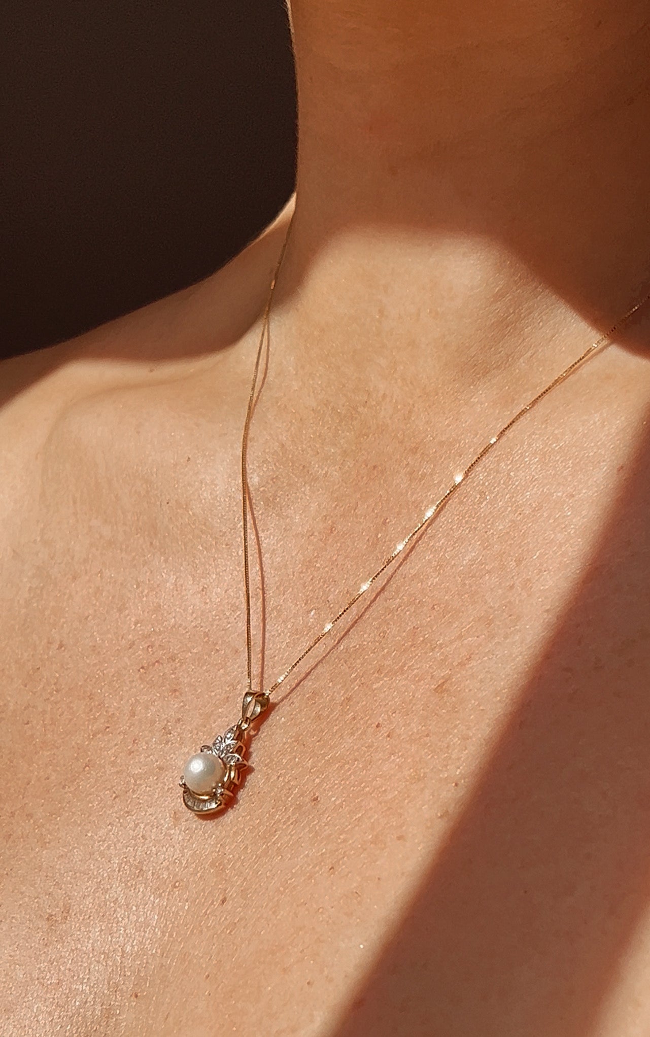 Pretty Vintage 14k Gold Cultured Pearl and Vari-cut Diamond Pendant