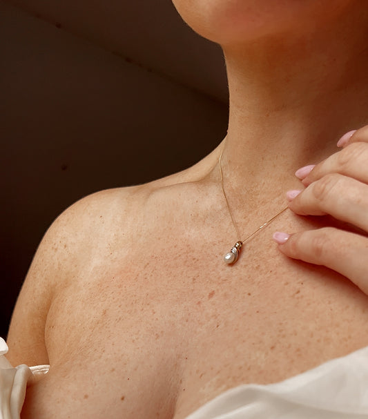 Sweet 14ct Gold Cultured Pearl Pendant
