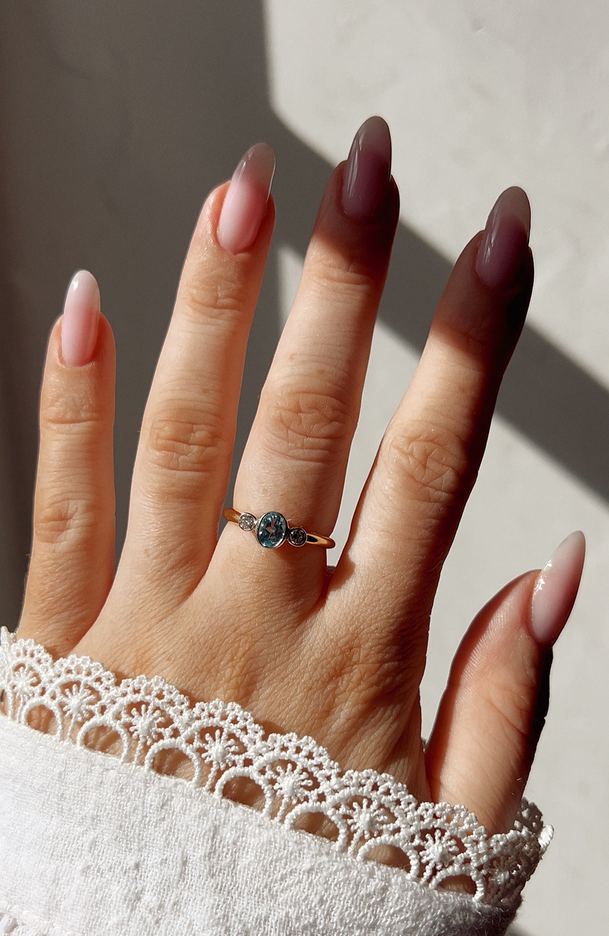 Lovely Vintage 18ct Gold,Aquamarine and Diamond Ring