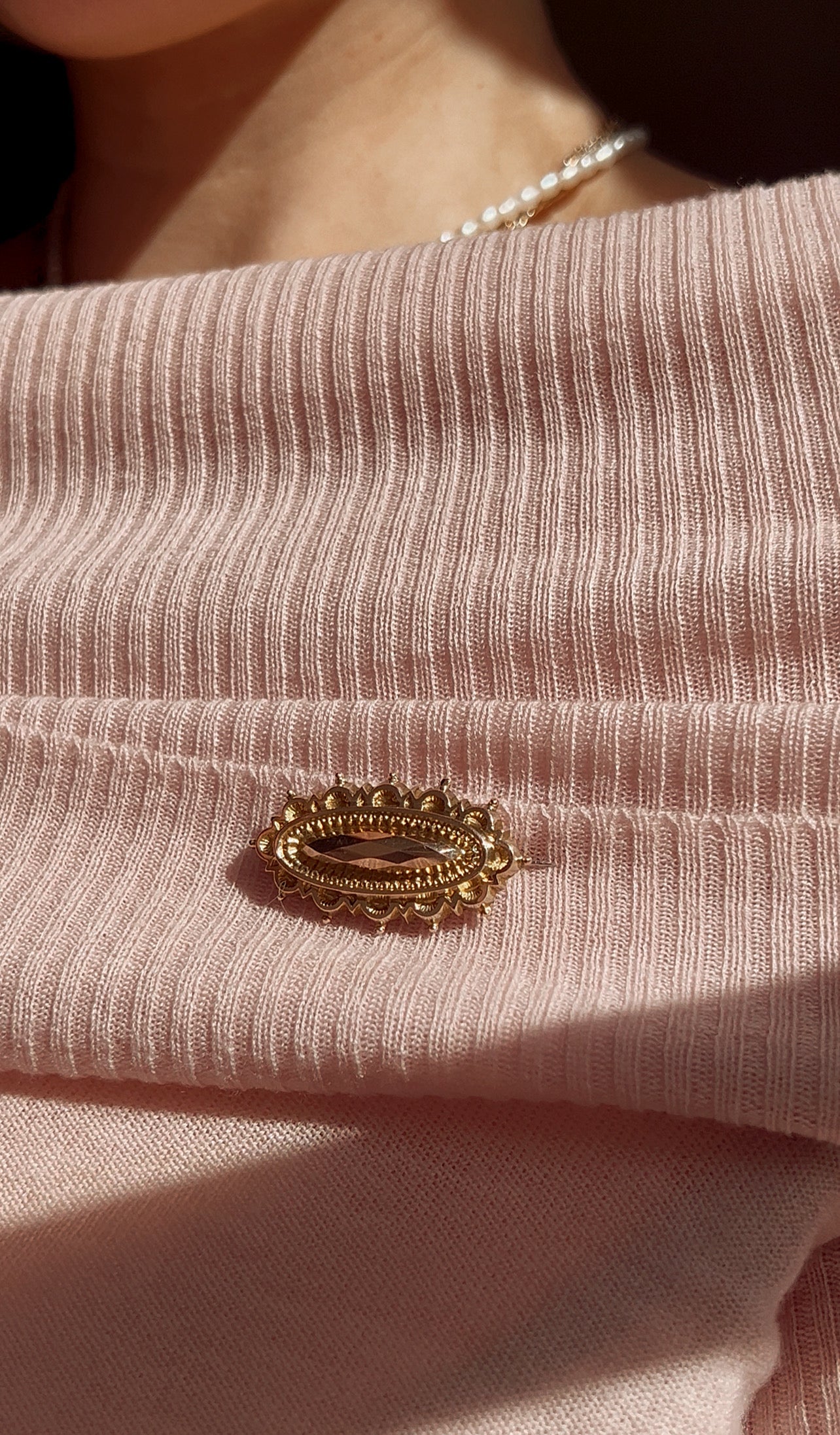 Beautiful 9ct Gold Mourning Brooch