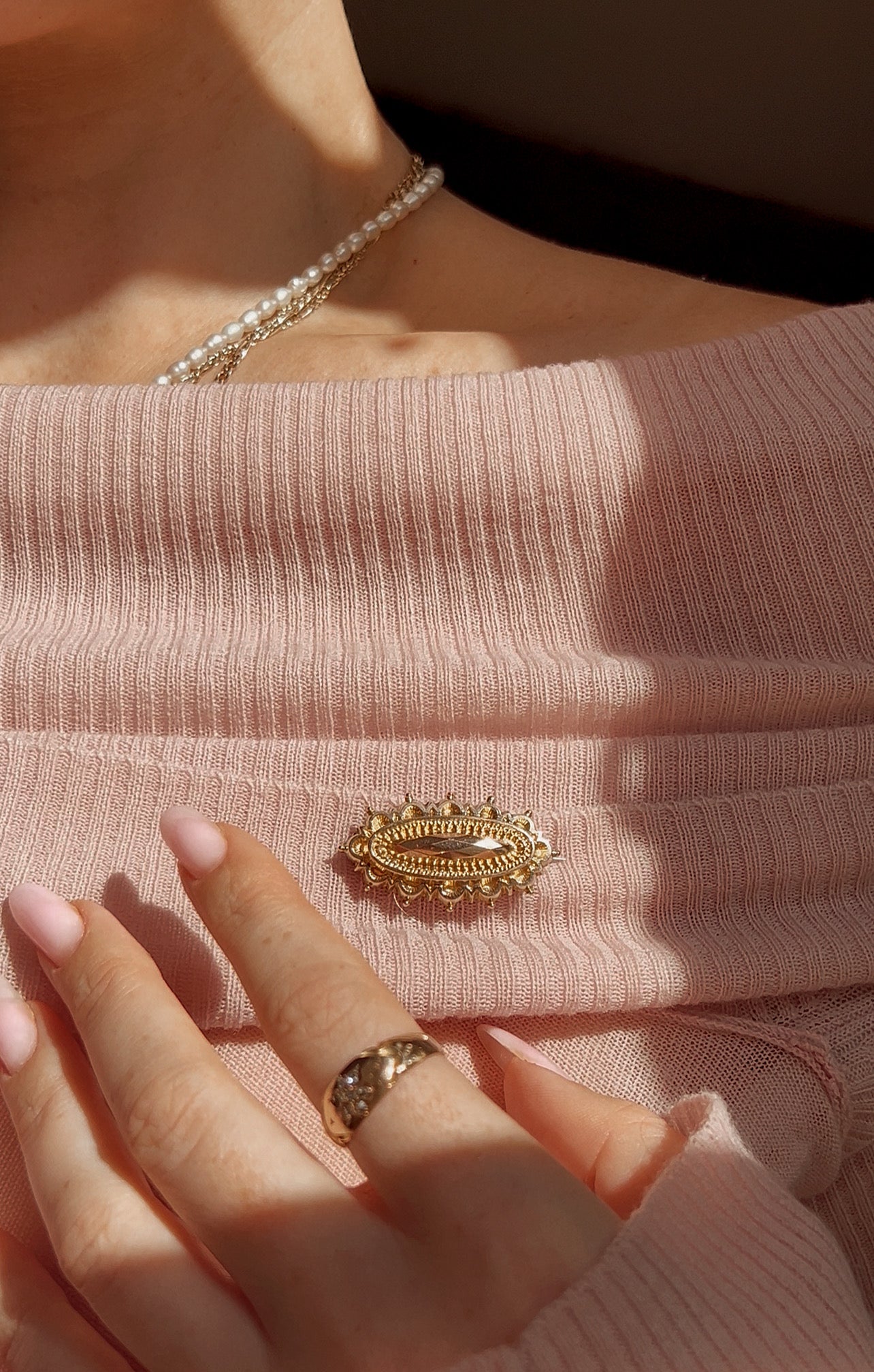Beautiful 9ct Gold Mourning Brooch