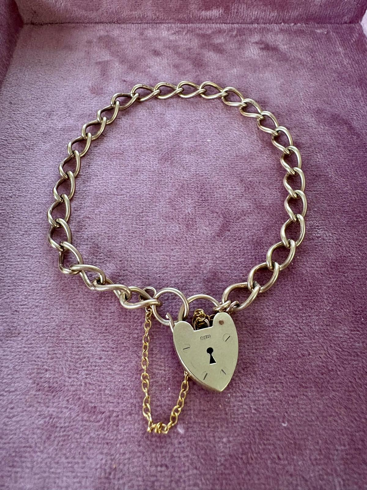 Gorgeous 9ct Gold Heart Locket Bracelet