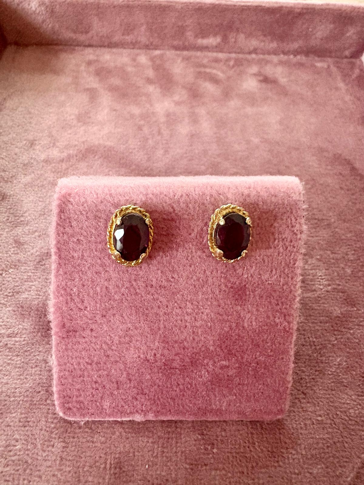 Vintage 9ct Gold Garnet Stud Earrings