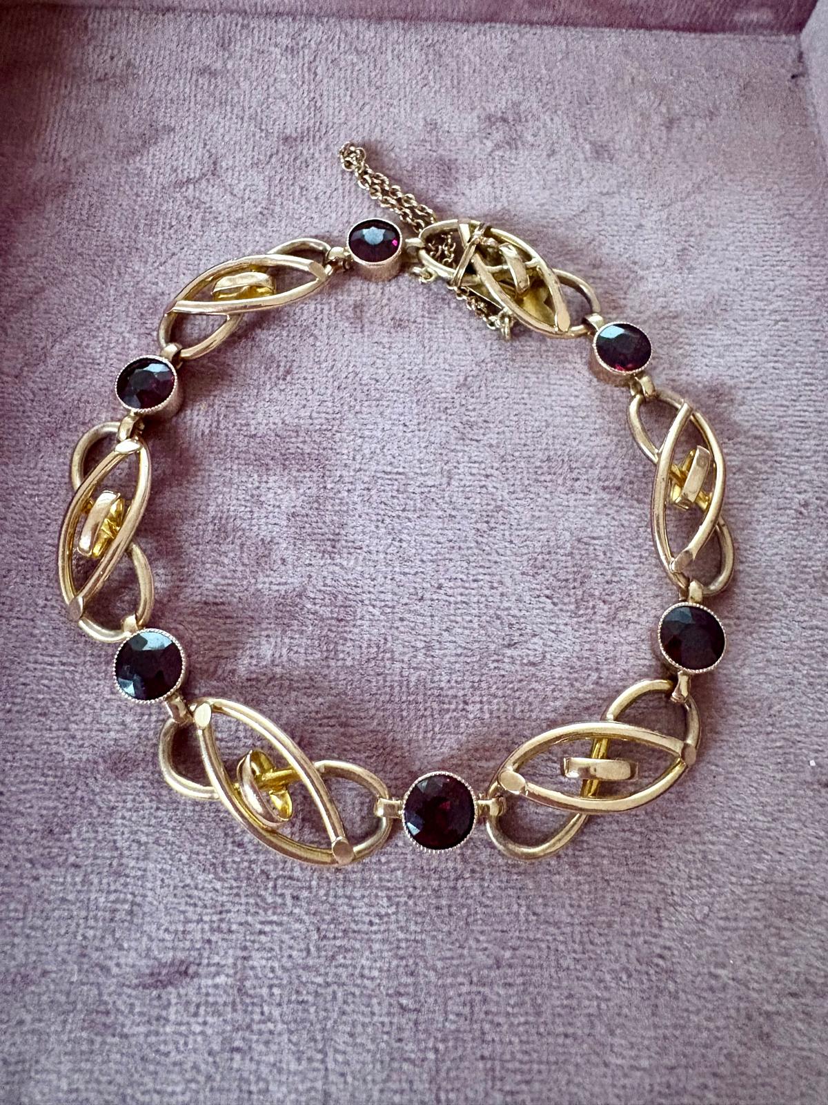 Beautiful Early 20th Century 9ct Gold Garnet Fancy-link Bracelet