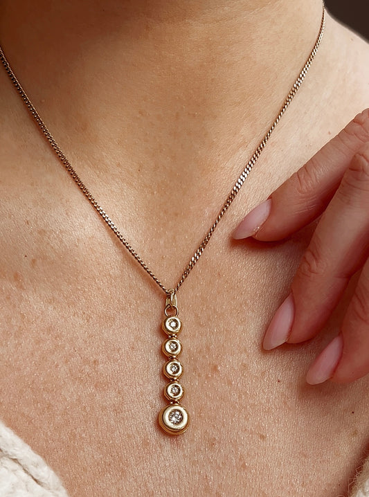 Stunning Vintage 18ct Gold and Five Stone Natural Diamond Pendant on a 9ct Gold Chain