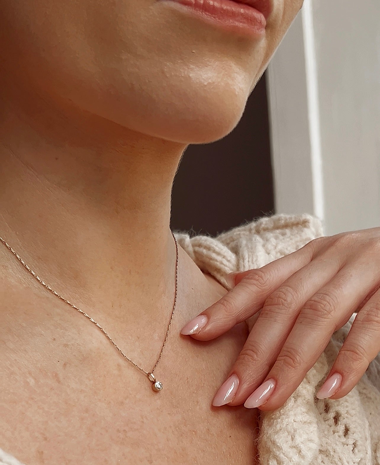 Gorgeous Vintage Brilliant-Cut Diamond Single Stone Pendant on a 9ct Gold Chain