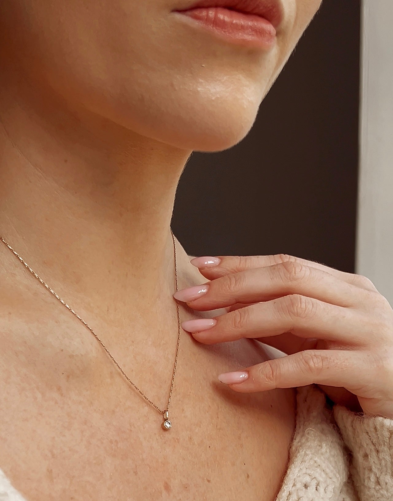 Gorgeous Vintage Brilliant-Cut Diamond Single Stone Pendant on a 9ct Gold Chain