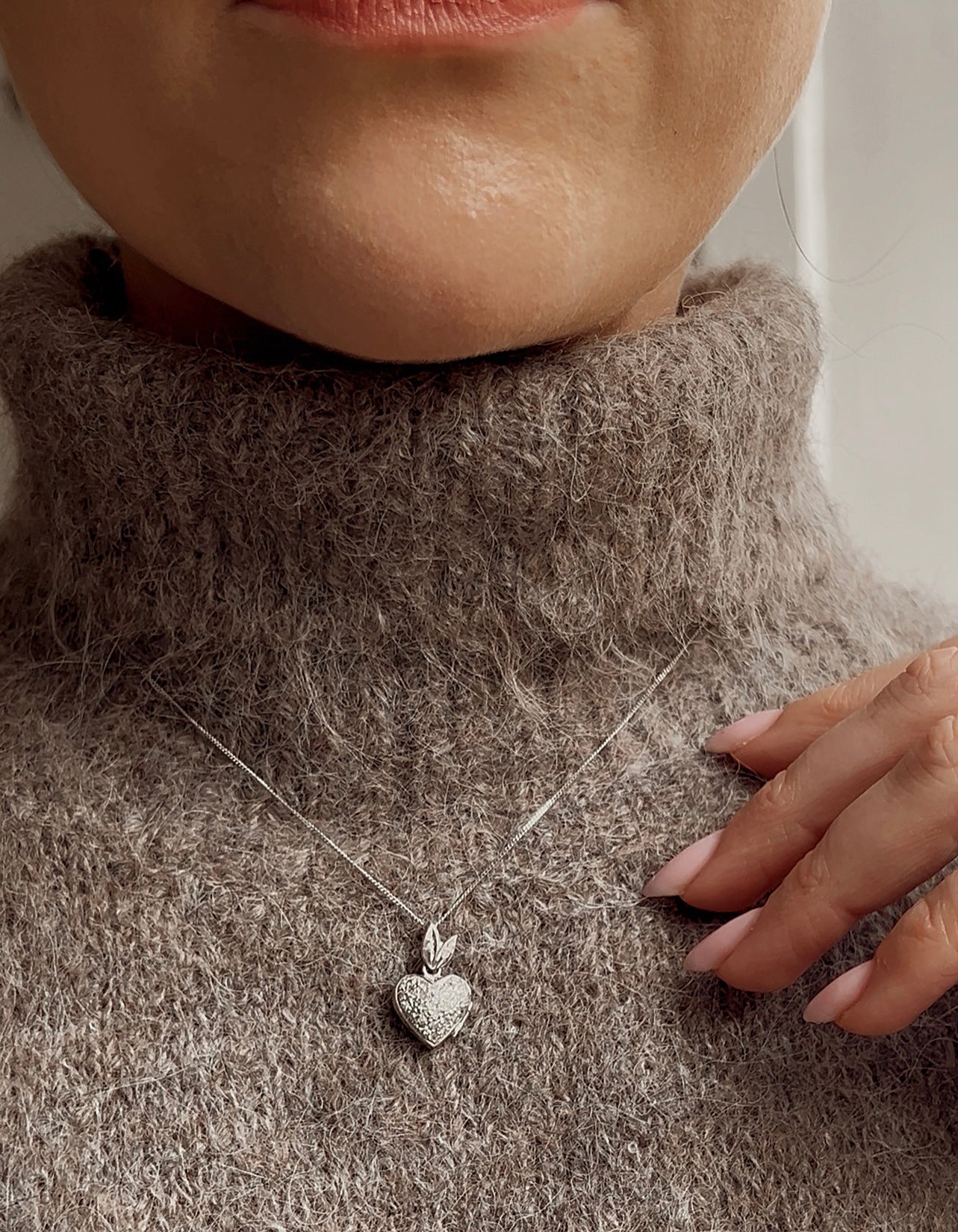 Stunning Modern Single-Cut Diamond Heart Locket Pendant
