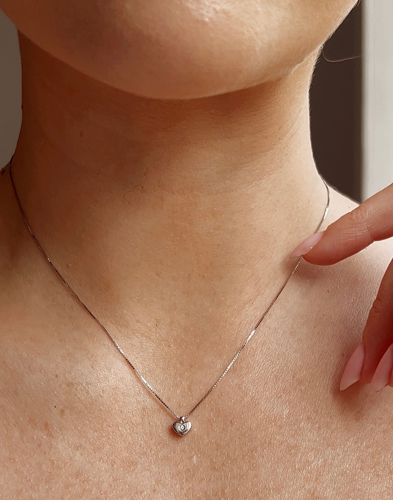 Wonderful Modern 18K White Gold and Diamond Heart Pendant on a 18K White Gold Chain