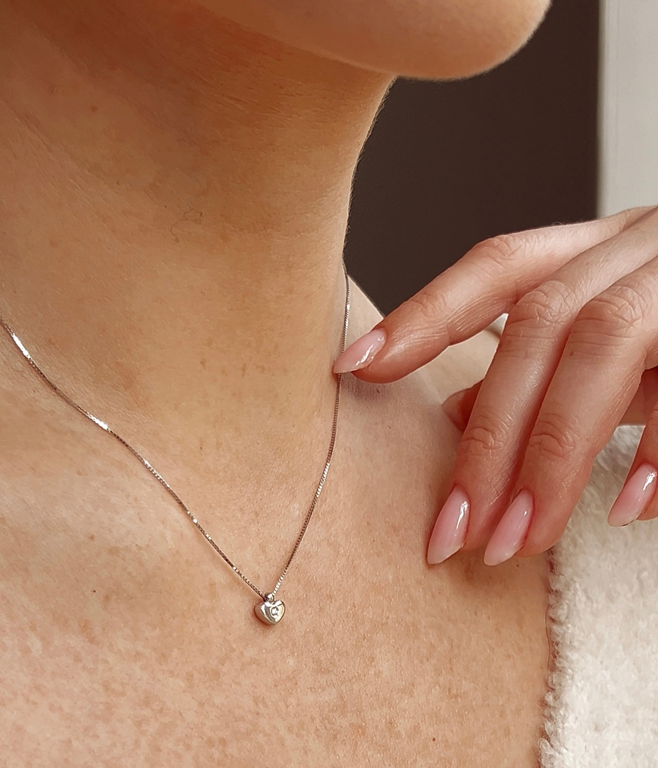 Wonderful Modern 18K White Gold and Diamond Heart Pendant on a 18K White Gold Chain