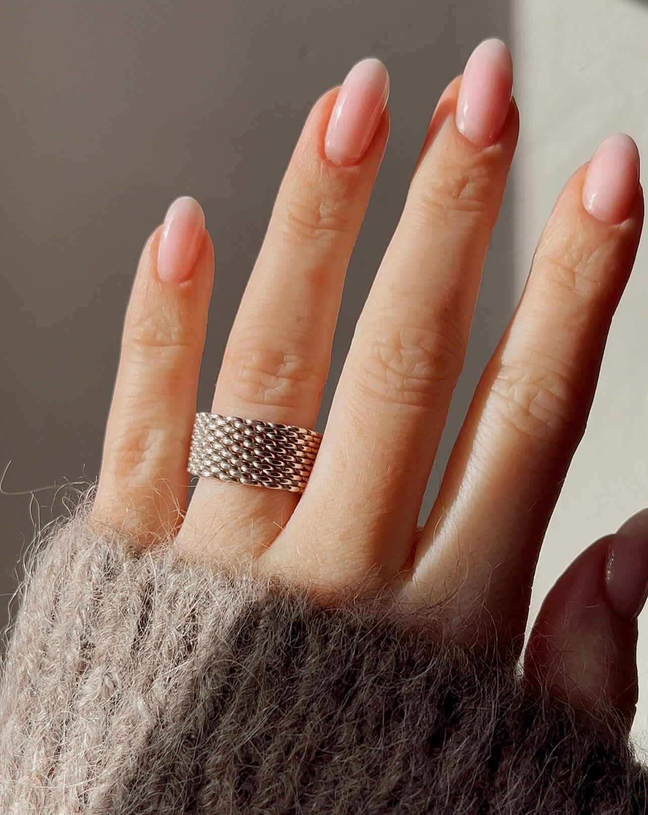 Gorgoues Tiffany & Co. Sterling Silver Mesh Ring