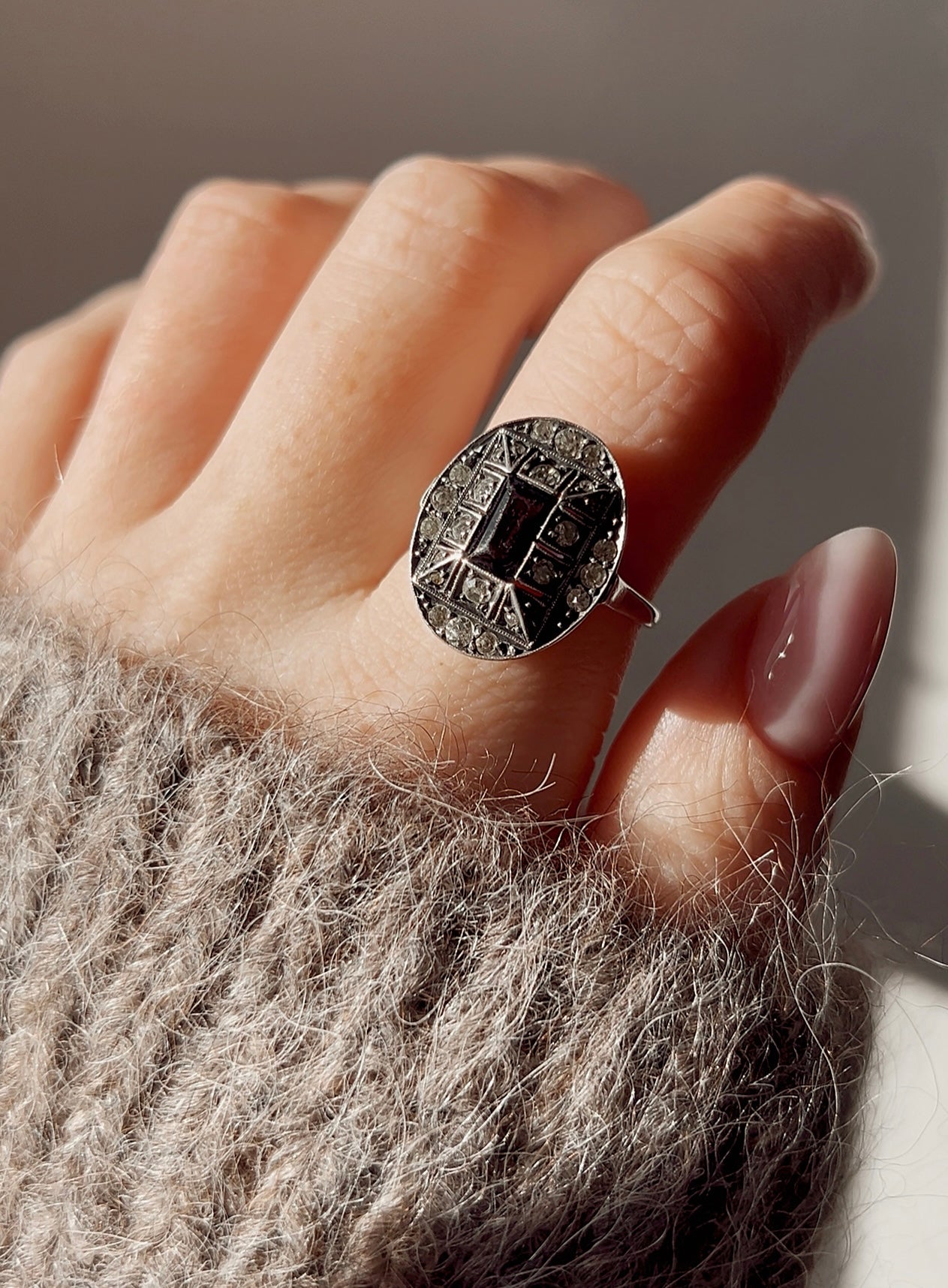 Striking Blue and White Paste Ring
