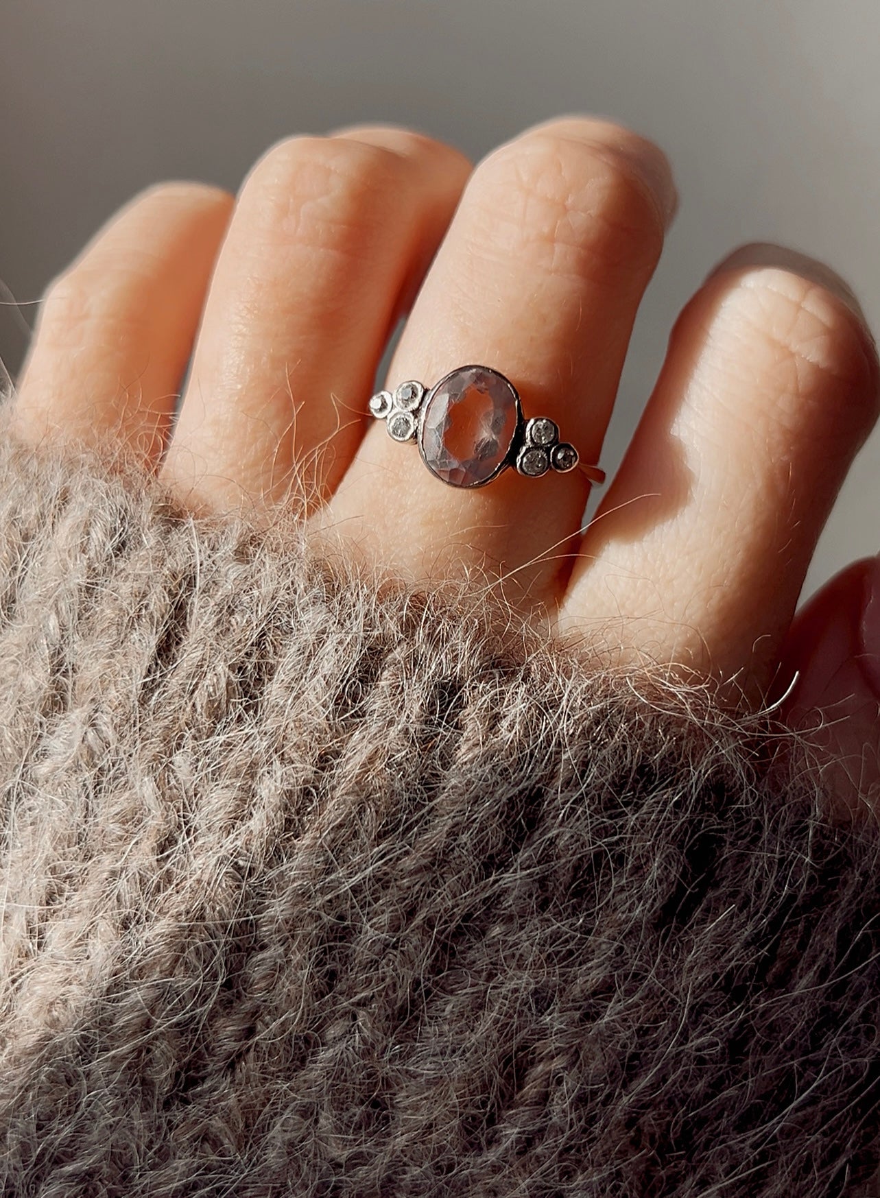 Pretty Mid 20th Century 18ct Gold Amethyst and Diamond Ring