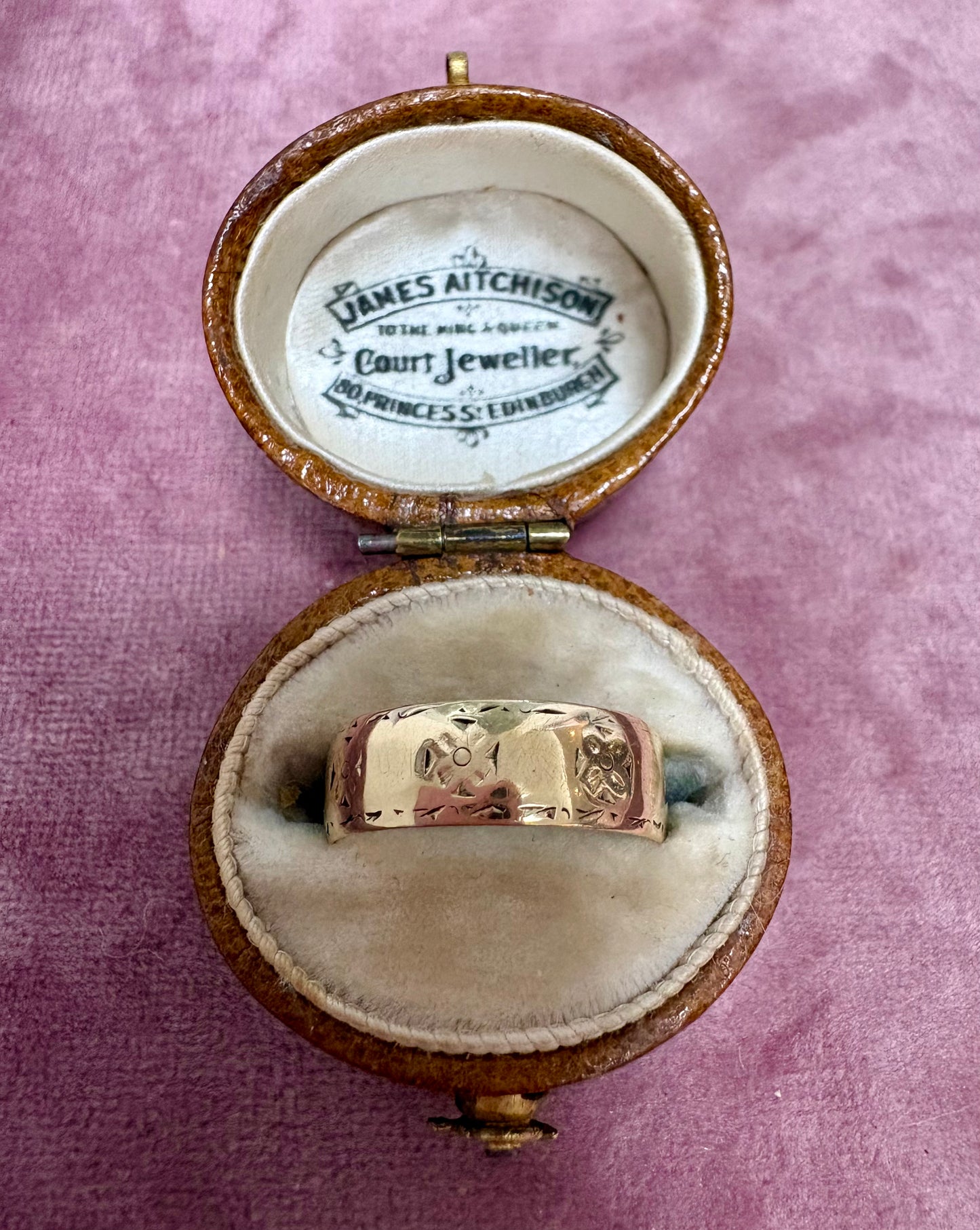 Lovely Vintage 9ct Yellow Gold Pinkie Ring