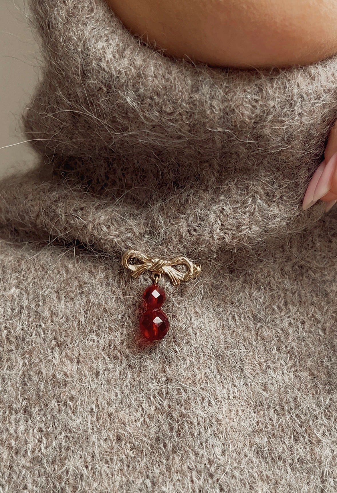 Gorgeous Vintage Bow Brooch