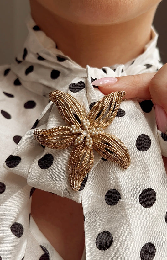 Wonderful Vintage Signed Hollywood Brooch