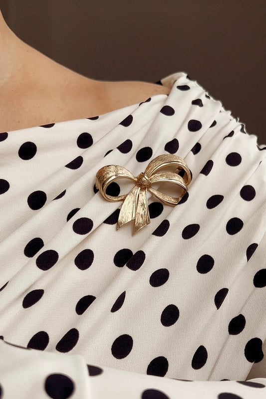 Stunning Vintage Avon Signed Gold Tone Bow Brooch