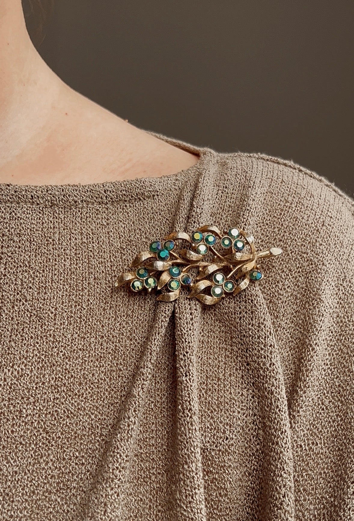 Gorgeous Vintage Leaf Brooch
