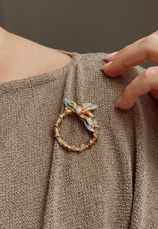 Wonderful Vintage Wreath Brooch