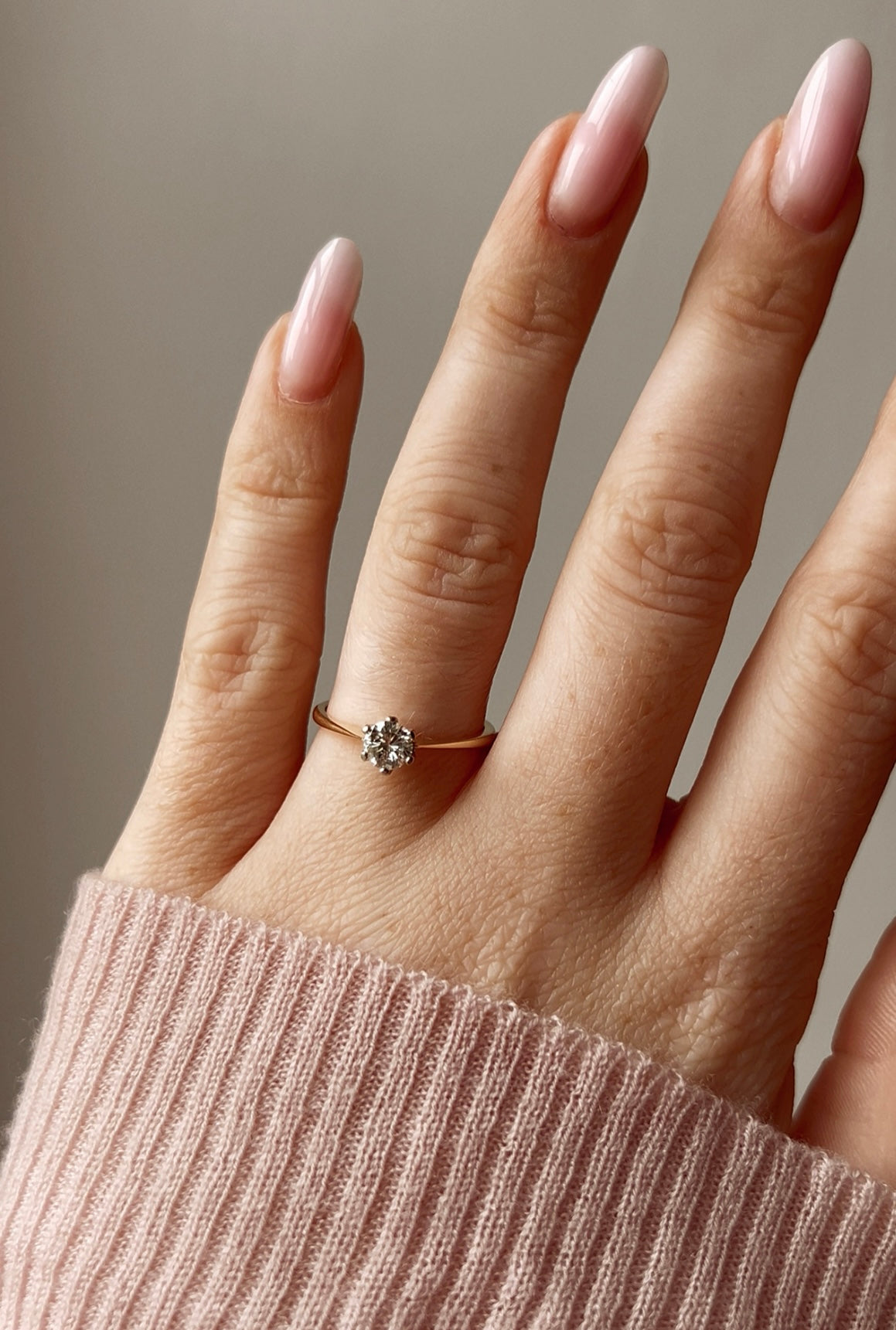 Beautiful 18ct Gold Solitaire Diamond Ring by Kutchinsky